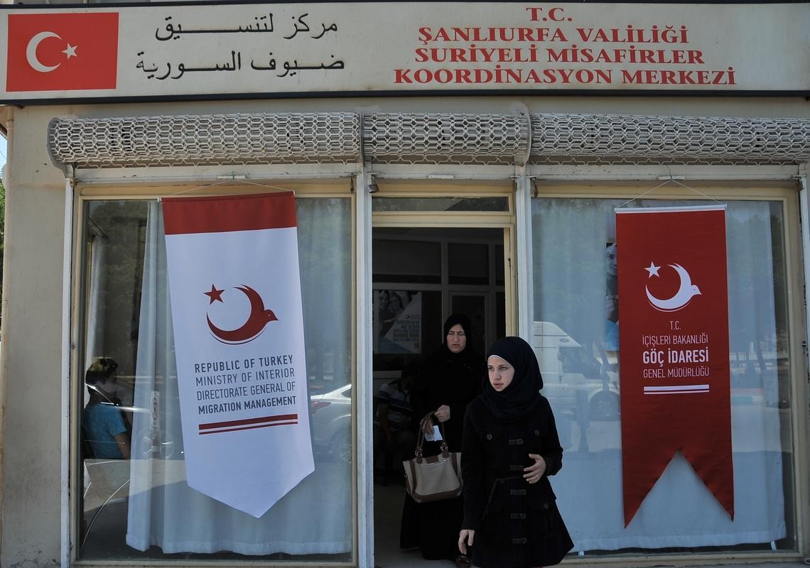 الداخلية التركية تقرر ترحيل سوريين بعد حملة الموز