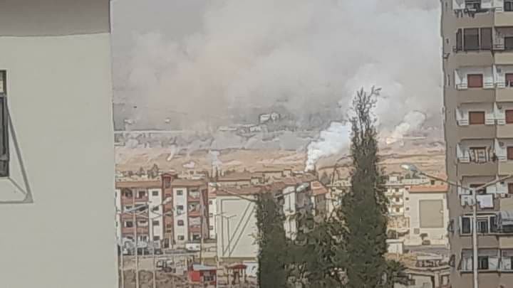 دوي انفجارات عنيفة في اللواء 94 في منطقة الديماس ، بالتزامن مع تصاعد أعمدة الدخان من ضاحية قدسيا- متداول