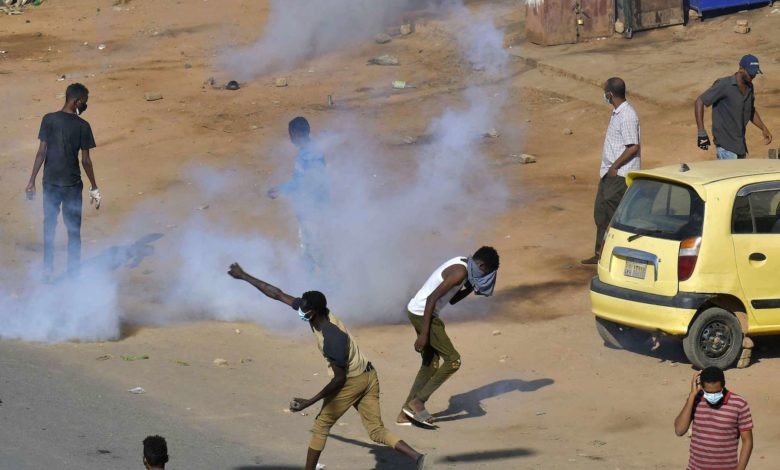 خمسة قتلى في  احتجاجات على الانقلاب العسكري في السودان..