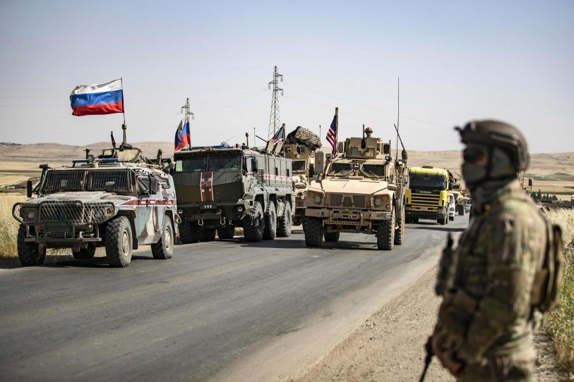 روسيا تشرع في تسيير دوريات قرب المنطقة التي تسيطر عليها أمريكا بشرق سوريا