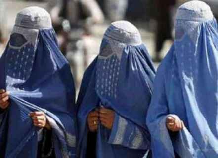 طالبان تمنع النساء من السفر بمفردهن "أكثر من 72 كم"