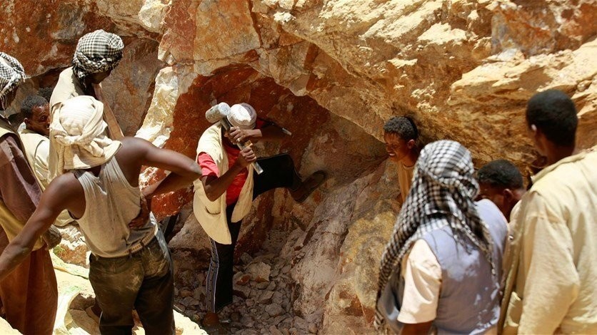 عشرات القتلى بانهيار منجم للذهب في السودان