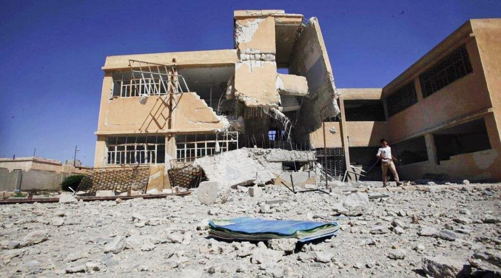 مدرسة مدمرة جراء القصف (تويتر)