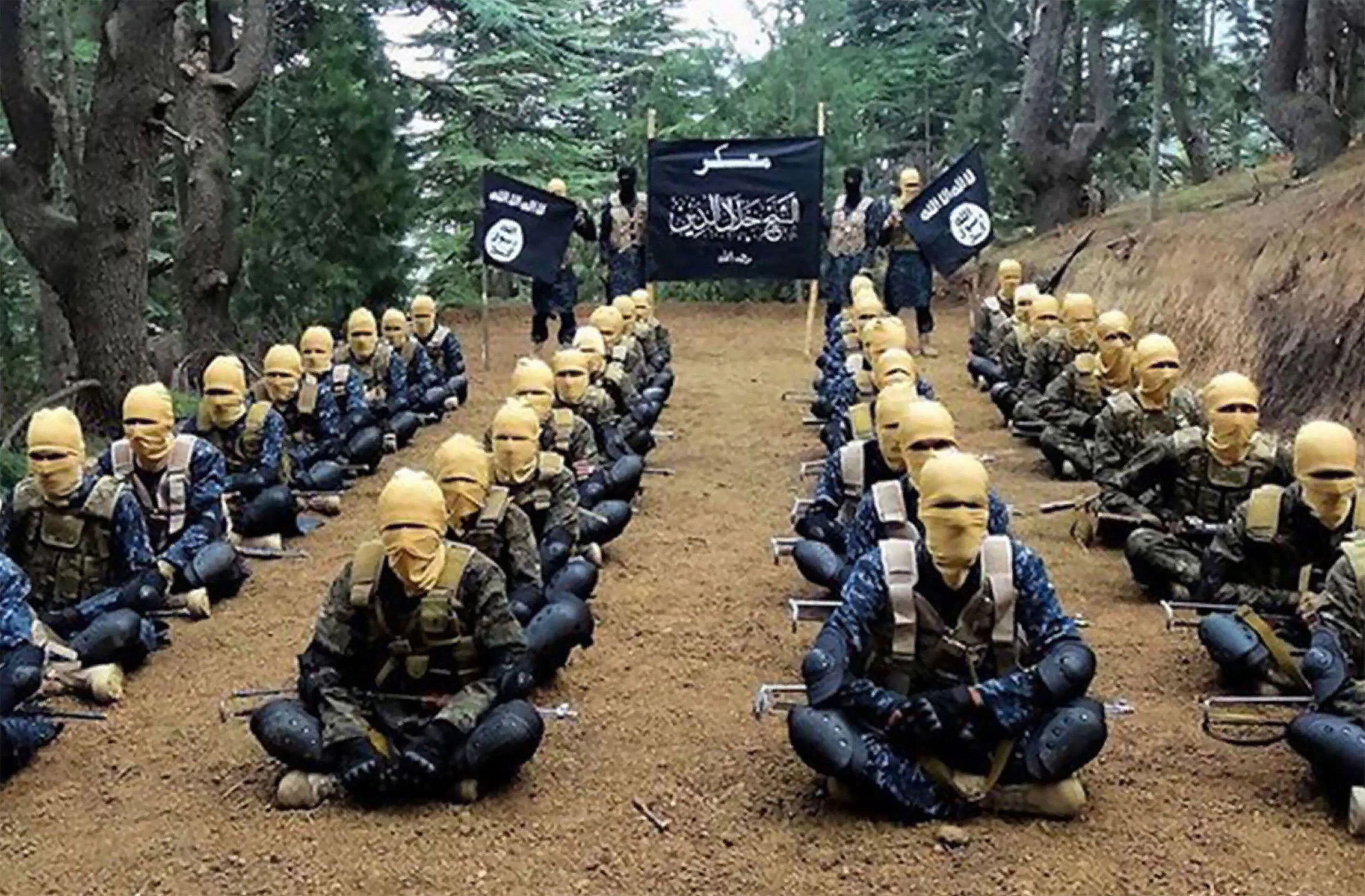 عناصر من قوات داعش(انترنت)