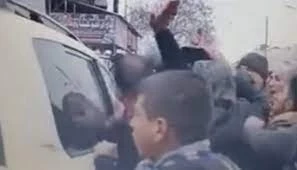 متظاهرون يعتدون بالضرب على رئيس الائتلاف السوري سالم المسلط