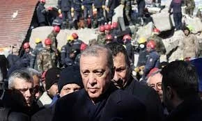 الرئيس التركي رجب طيب اوردغان يزور المناطق المنكوبة