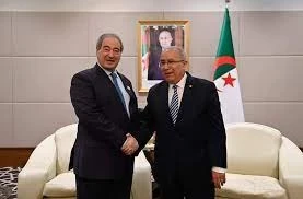 الرئيس الجزائري عبد المجيد تبون ووزير خارجية النظام السوري فيصل المقداد