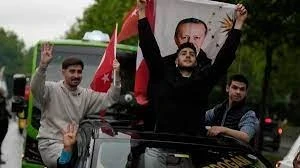 السوريون يحتفلون بفوز أوردغان