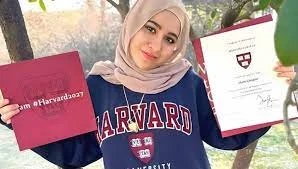 الطالبة السورية شام قرقور تفوز بمنحة امريكية لدخول جامعة هارفارد