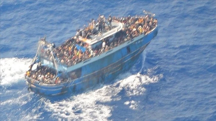 غرق قارب لمهاجرين قبالة سواحل شبه جزيرة مورا في اليونان