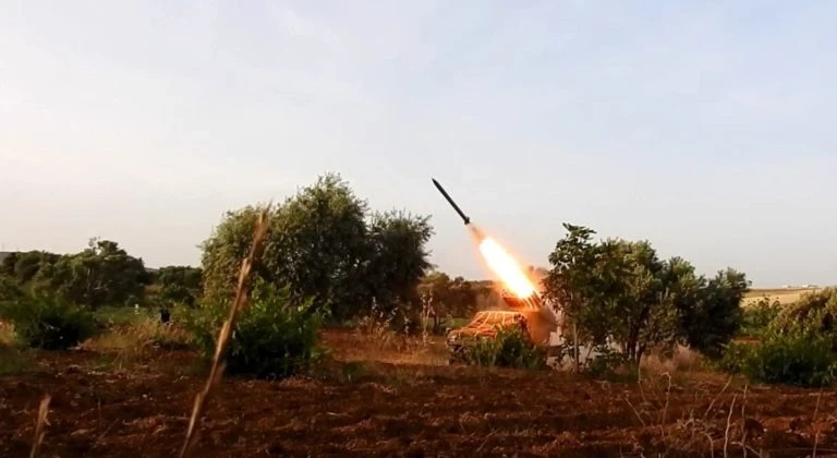 "تحرير الشام" تستهدف قوات النظام بقصف مدفعي