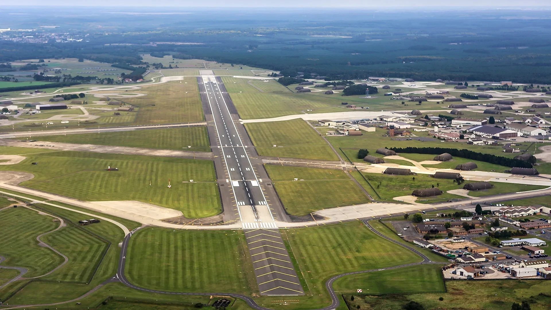 قاعدة RAF Lakenheath الأمريكية في بريطانيا