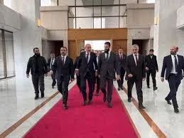 وزير خارجية الاردن أيمن الصفدي ورئيس الإدارة الجديدة في سوريا احمد الشرع