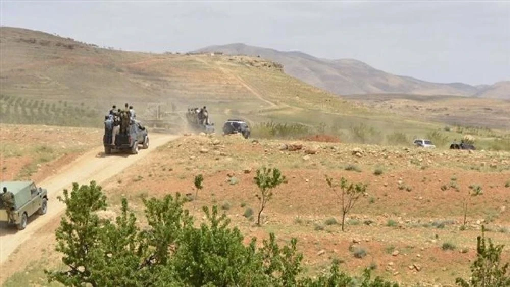 اليات اسرائيلية  تمشط جنوب لبنان