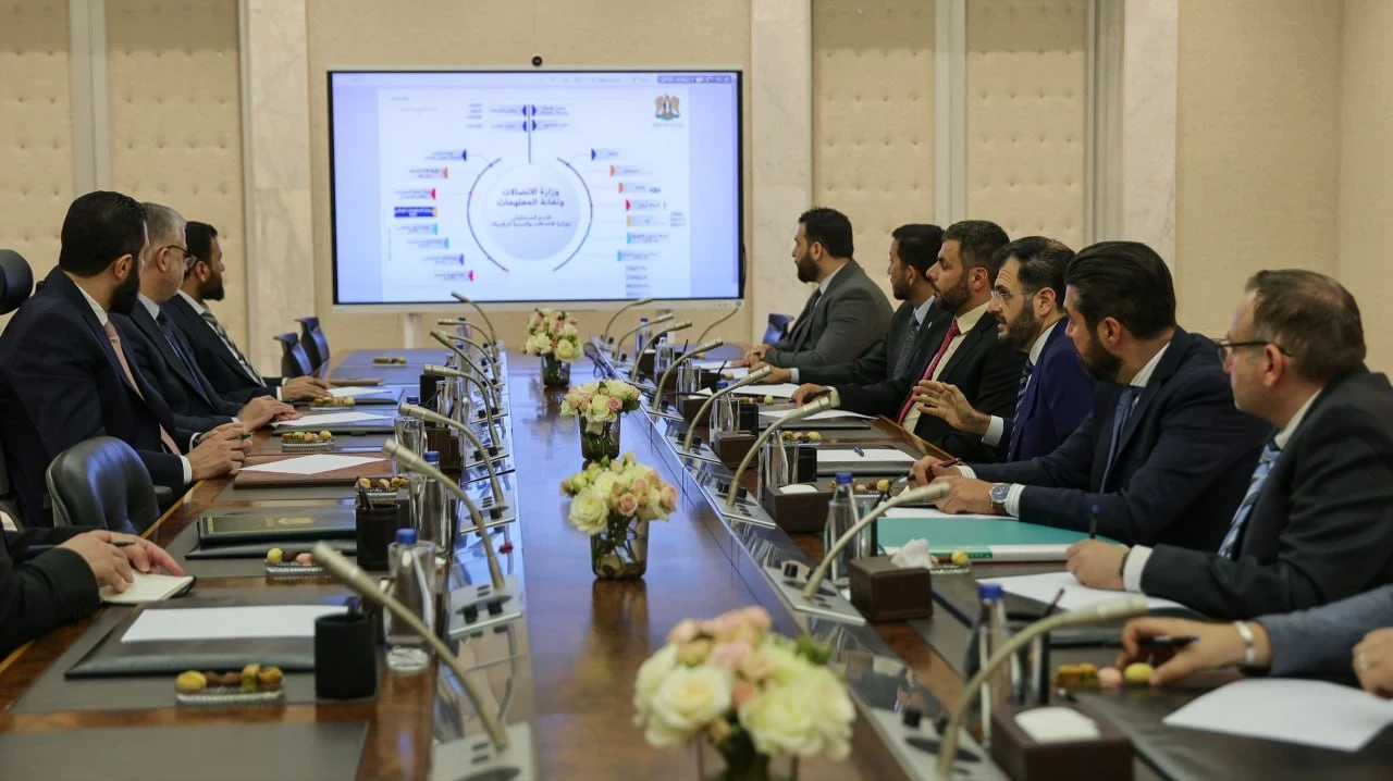 الاجتماع الذي جمع الرئيس الشرع بوزير الاتصالات والتقانة هيكل
