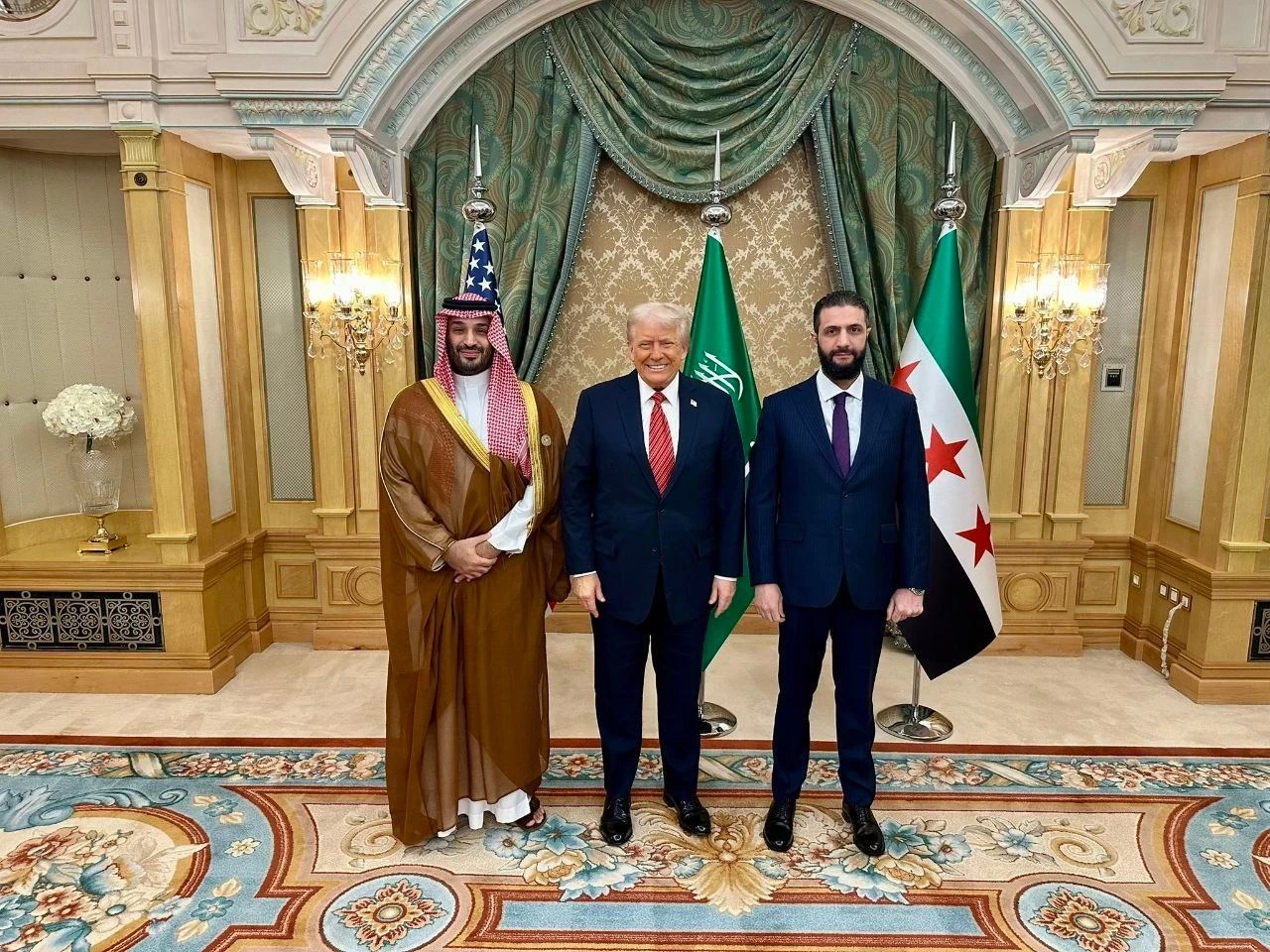 لقاء يجمع رئيسا سوريا وأمريكا وولي العهد السعودي