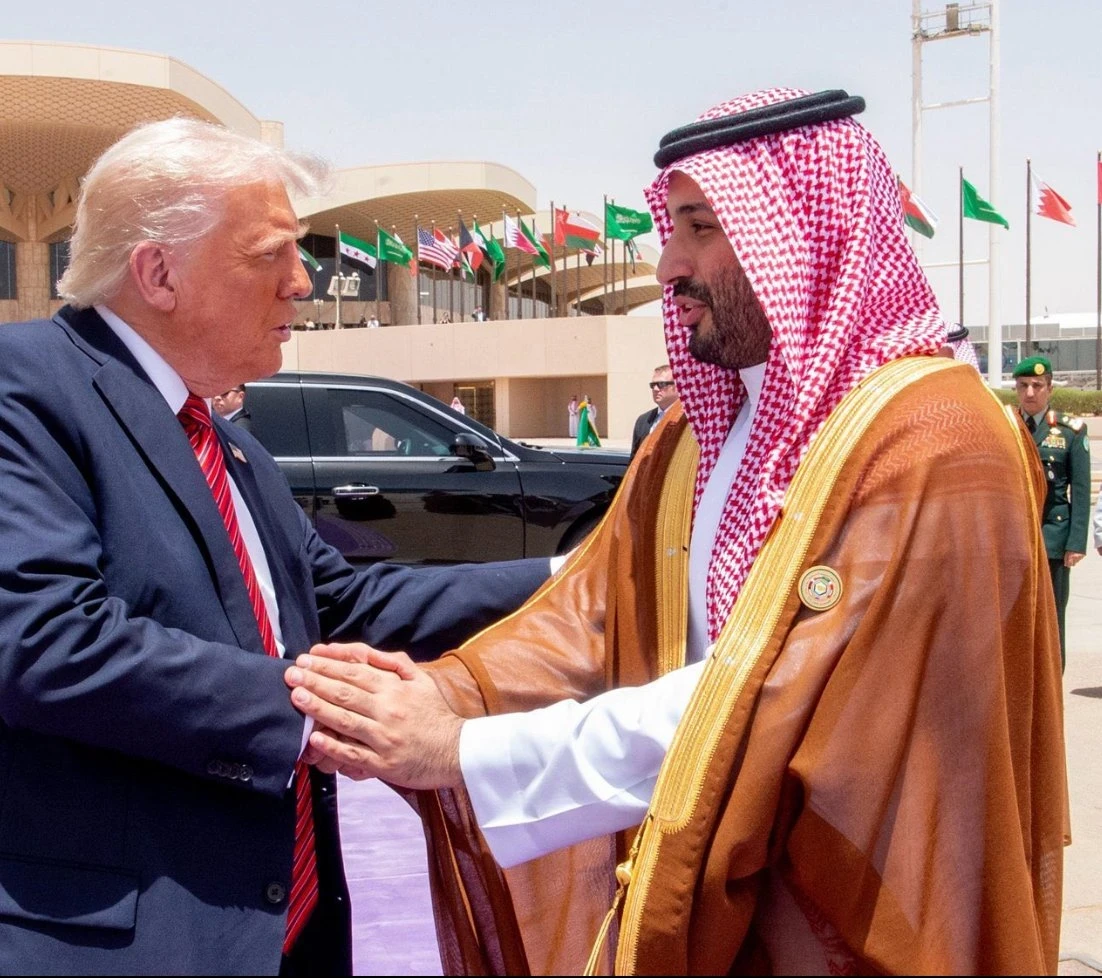 الامير محمد بن سلمان في وداع الرئيس الاميركي