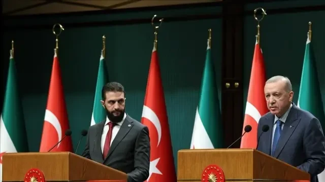 الرئيسان السوري أحمد الشرع والتركي رجب طيب أردوغان