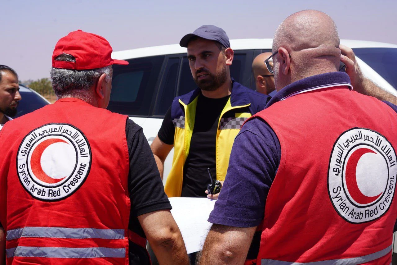 الهلال الأحمر السوري يصل السويداء بانتظار موافقة الدخول إليها