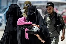 نساء داعشيات في مخيم الهول