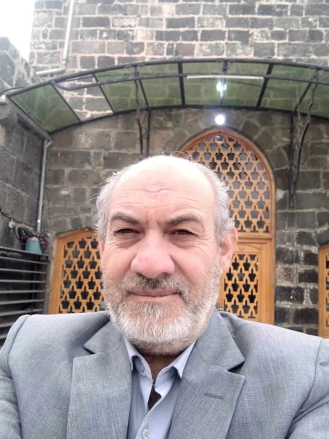 الاستاذ ابراهيم الفشتكي