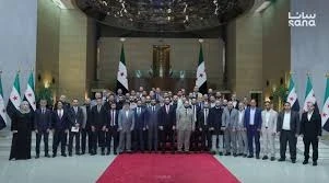 الرئيس احمد الشرع مع مجموعة من الاعلاميين