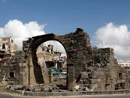 قوس نصر تاريخي في مدينة السويداء