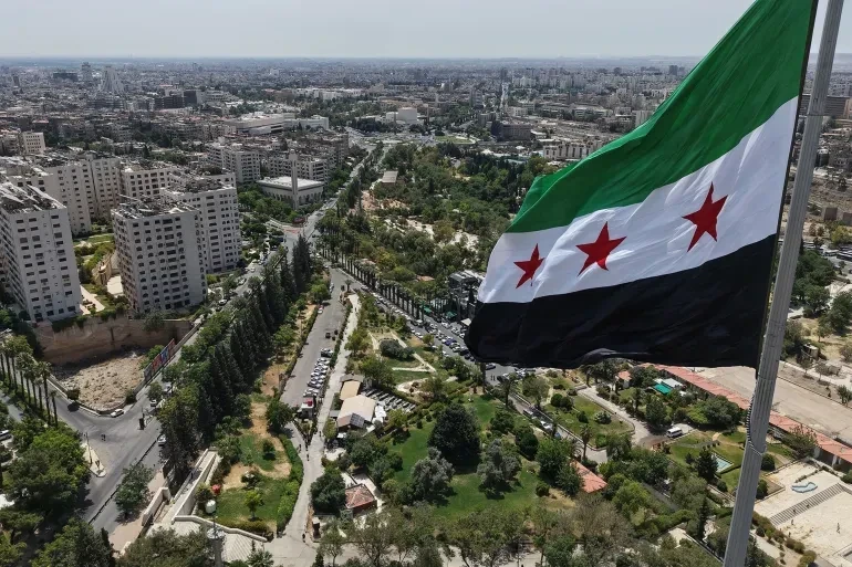 سوريا الجديدة تسعى لجذب الاستثمارات لإعادة بناء ما دمرته الحرب (الأناضول)