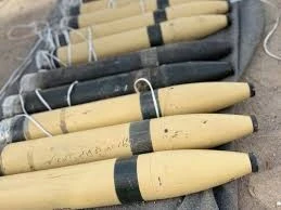 اسلحة تمت مصادرتها من قبل وحدات الأمن الداخلي بعد إلقاء القبض على خلية تخريبية