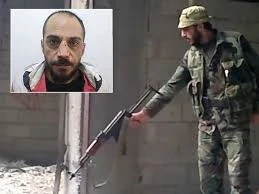 المجرم أمجد يوسف بعد إلقاء القبض عليه وعنجما كان يقوم بقتل ضحاياه