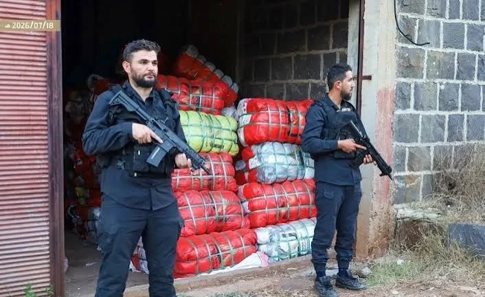 بضاعة مهربة عبر الحدود السورية