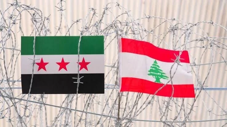 علم سوريا وعلم لبنان