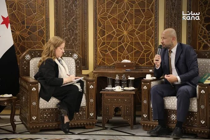 وزير الطواريء  رائد الصالح في مباحثات مع وفد أممي حول  النازحين