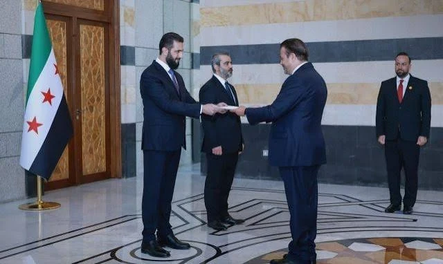 الرئيس الشرع يتقبل أوراق اعتماد سبعة سفراء بينهم السفير السعودي