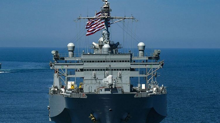 البحرية الأمريكية تقوم بتجارب على سلاح ليزر في خليج عدن
