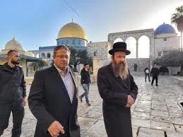 وزير الأمن الإسرائيلي إيتمار بن غفير ينتهك حرمة المسجد الأقصى