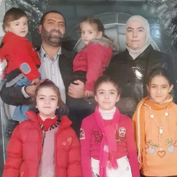 اعتقال الطبيبة السورية وعائلتها